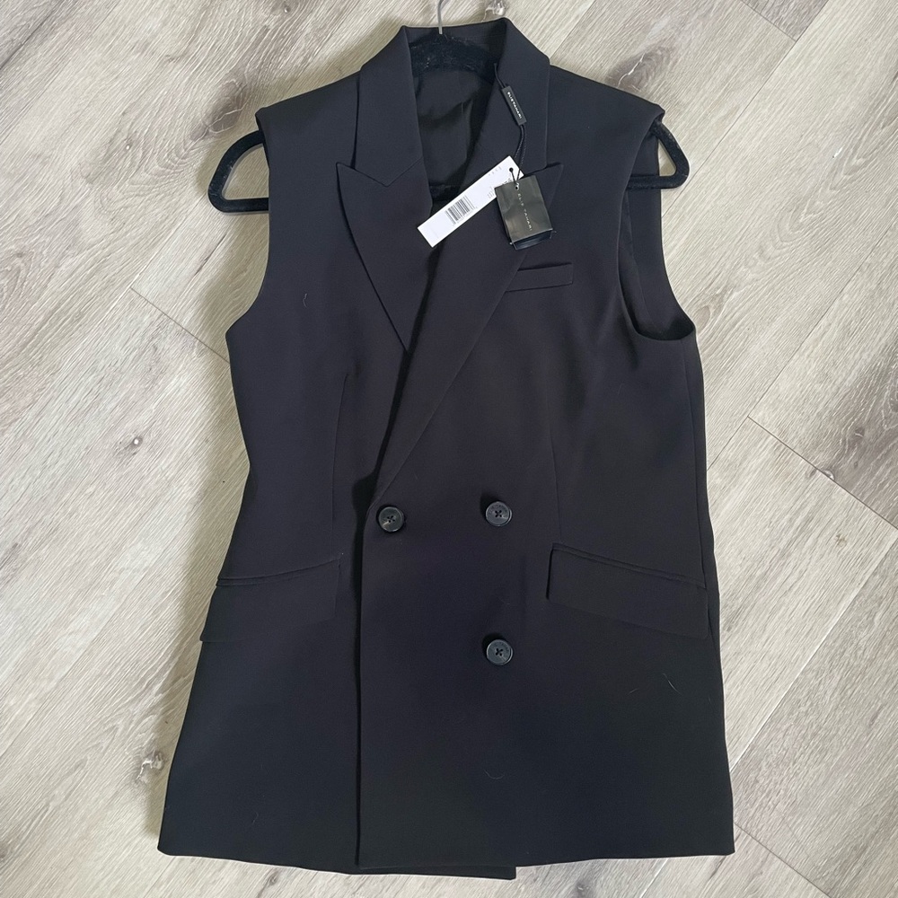 Black Elie Tahari suite vest